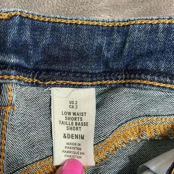 2/15 H&M Jean Shorts - Picture 3 of 5